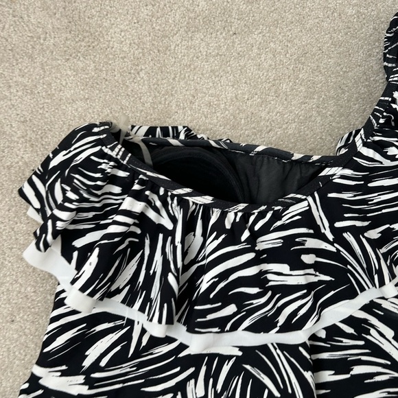 Profile by Gottex Black Swan One Shoulder Ruffle One PieceOne Piece Swimsuit - Picture 12 of 16